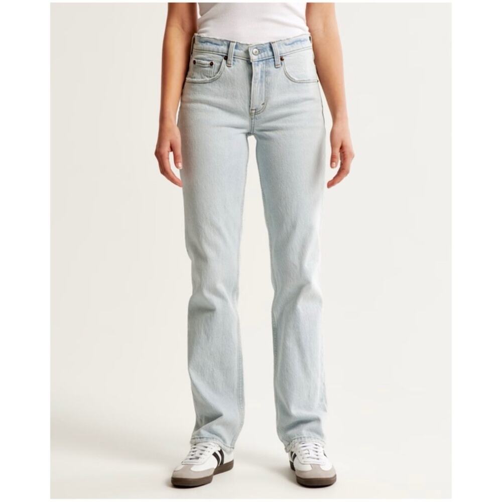 Abercrombie & Fitch Women’s Sz 31 Light Wash Mid Rise Straight Leg Denim Jeans